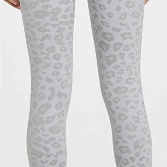 Beyond Yoga Leopard Jacquard Set - Picture 4 of 9